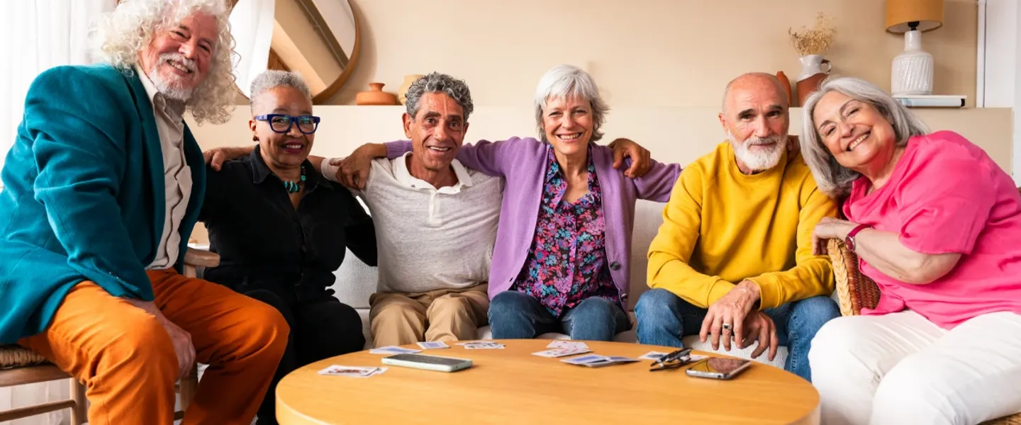 Explore housing alternatives like co-housing, multigenerational living & home-sharing for seniors seeking independence! 🏡👵👴 #AgingWell